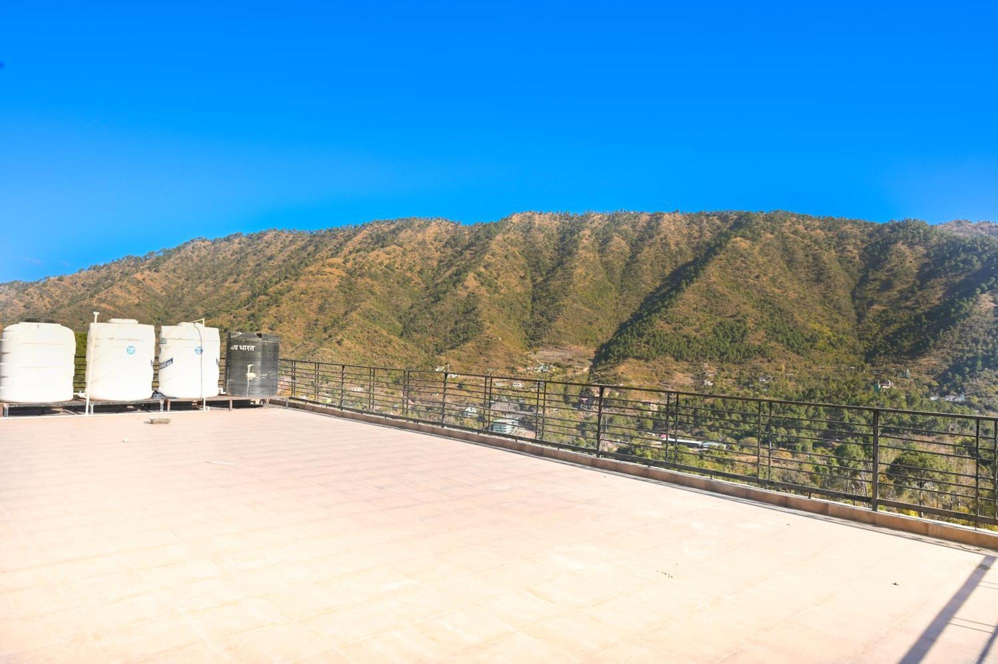 The Eminence Resort & Gym Solan Buitenkant foto