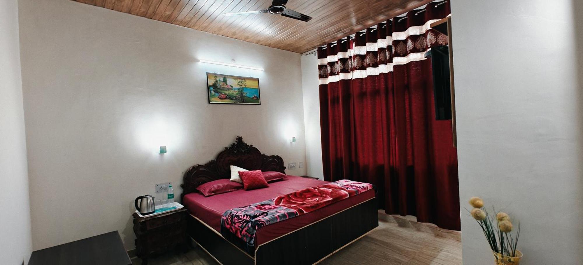 The Eminence Resort & Gym Solan Buitenkant foto
