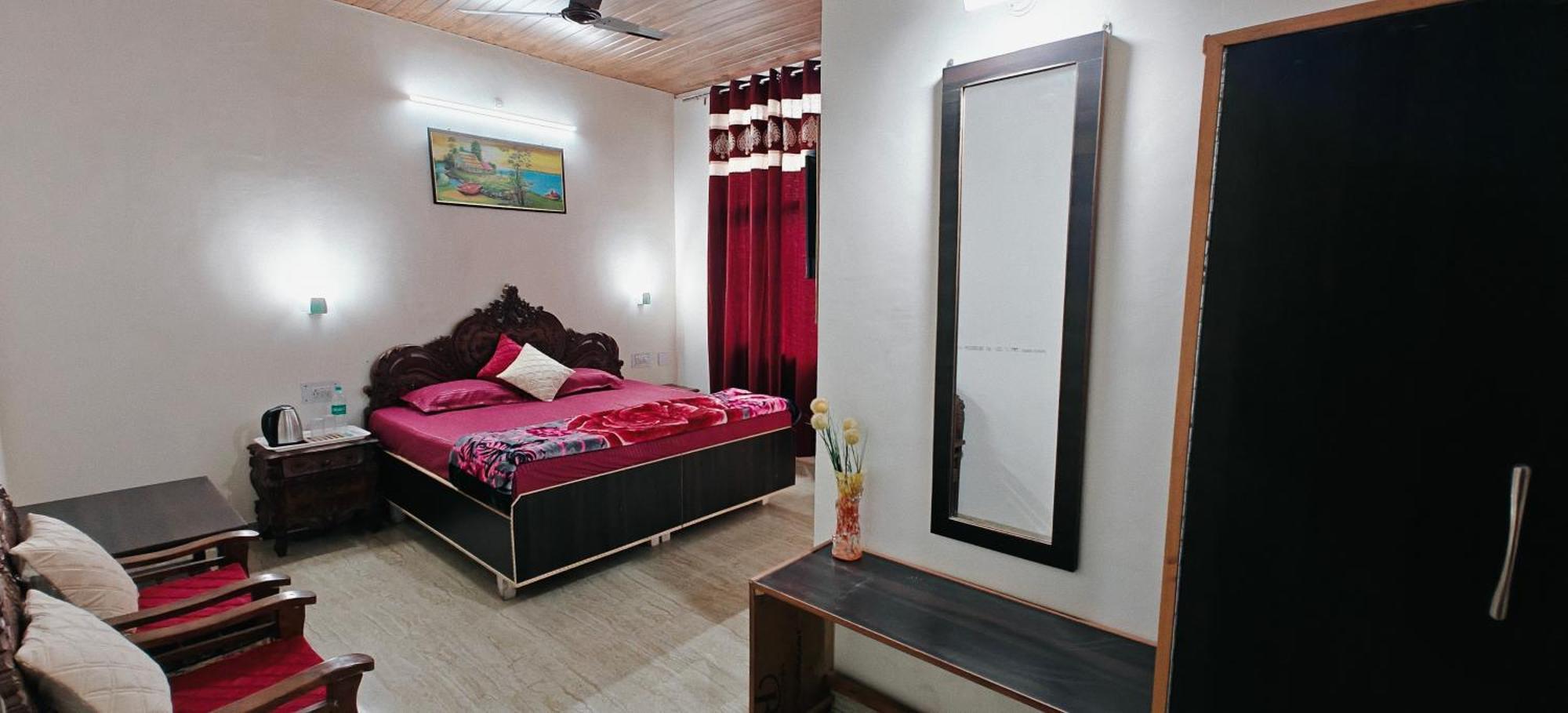 The Eminence Resort & Gym Solan Buitenkant foto