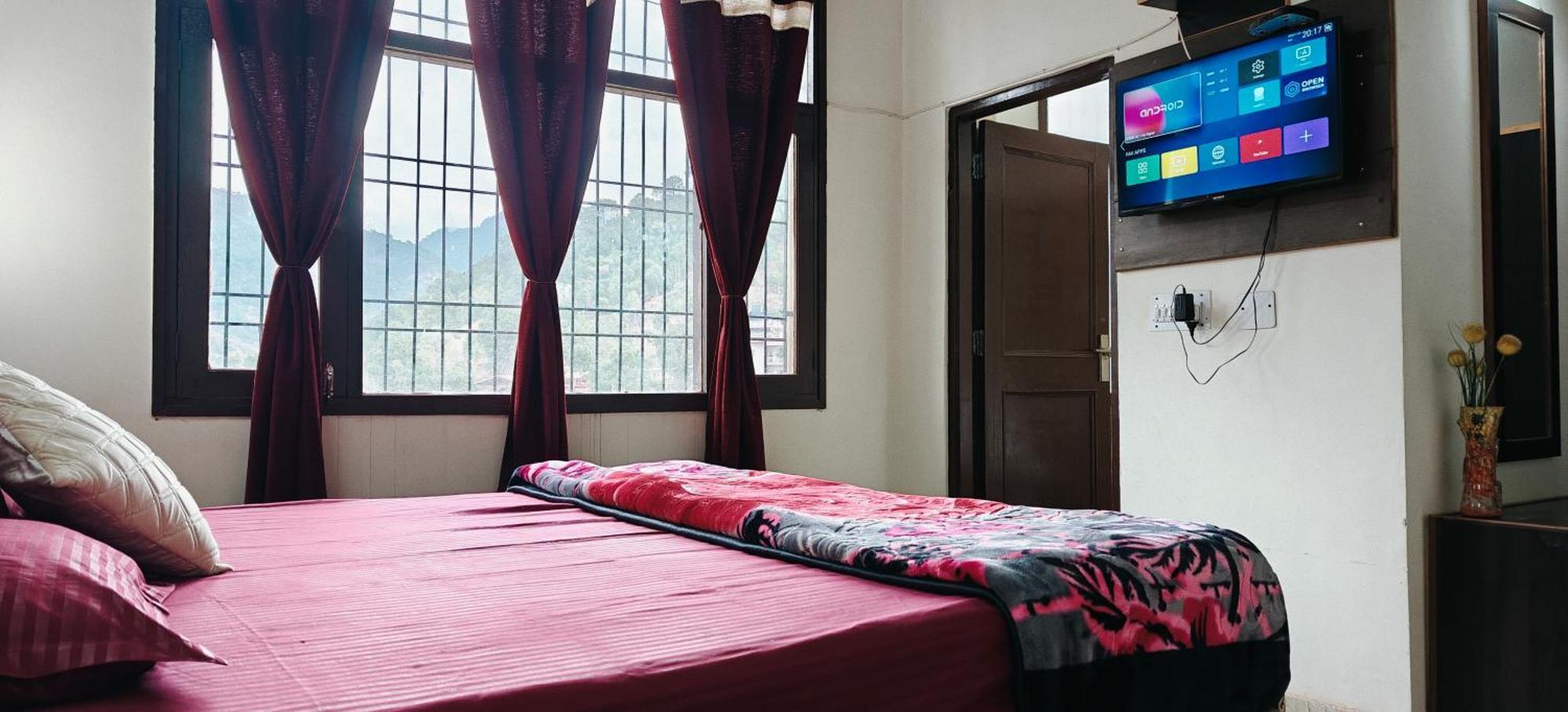 The Eminence Resort & Gym Solan Buitenkant foto